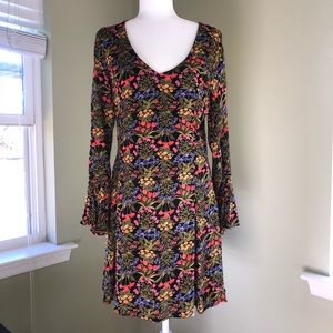 NWOT- old navy feminine & flattering floral dress